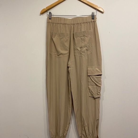Cuyana Tan Washable Silk Cargo Joggers Size Small - Picture 7 of 8